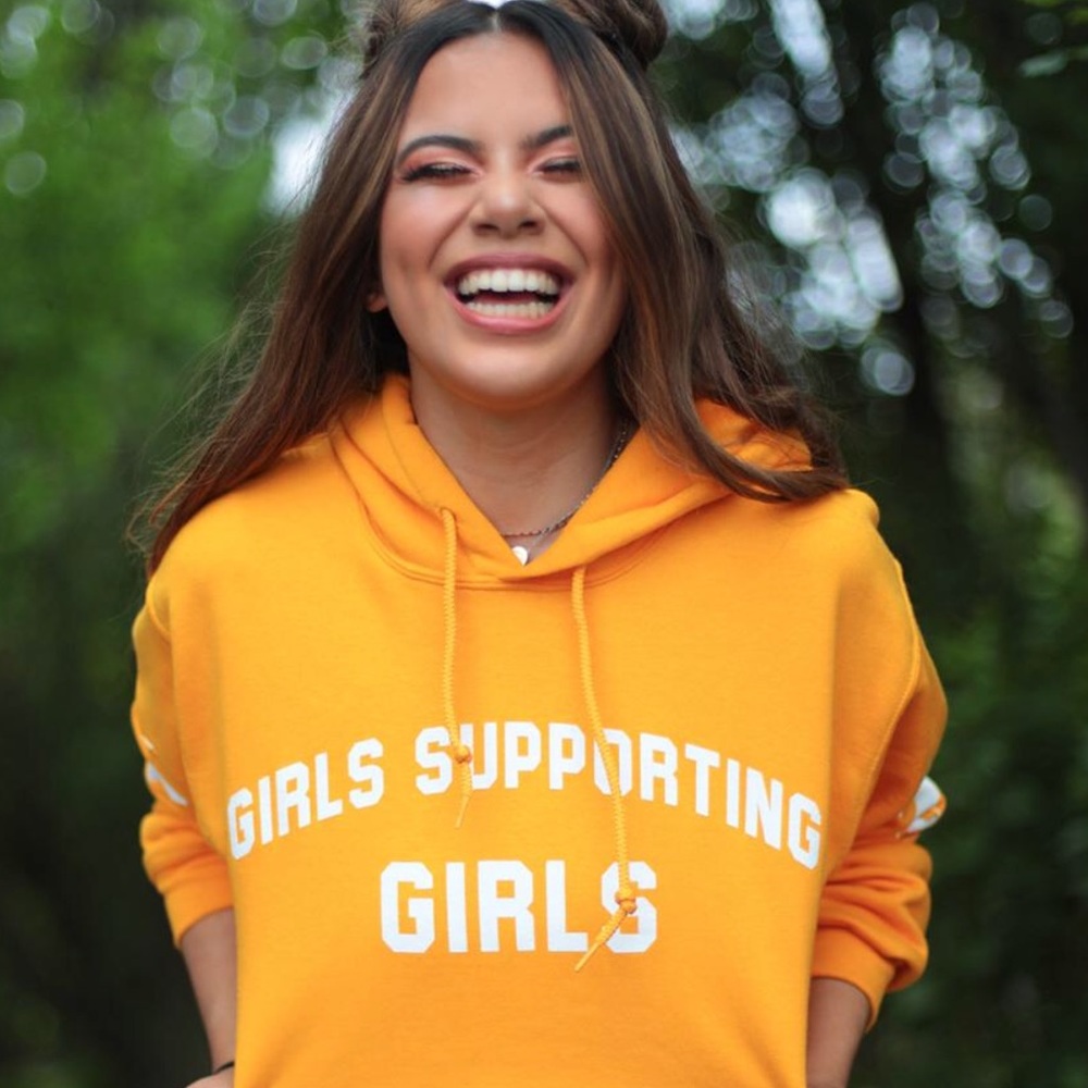 Meet your Posher, Lina